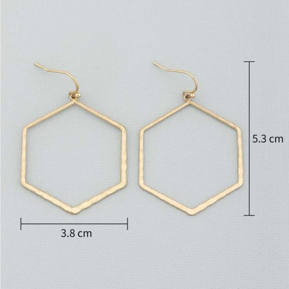 Geometric shaped earring - Picture 5 of 5